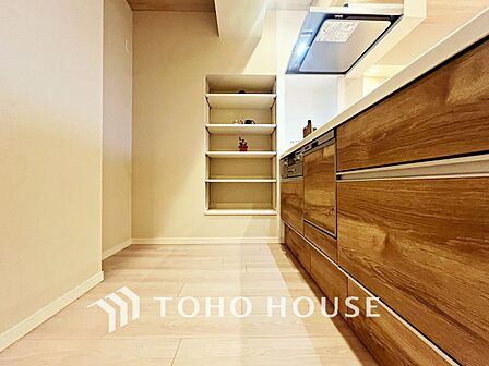 【KITCHEN】◆ワクワク◆開放的で機能性も高いシステムキッチン。お子様は毎日のご飯にワクワク！