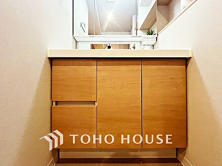 【WASHROOM】◆快適◆煌びやかな暮らしの中にも忘れたくない快適さ。大きな収納が助けてくれます。