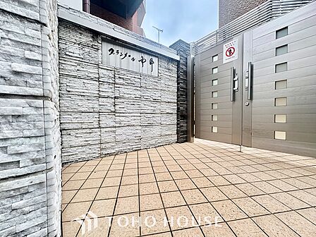 ここにはみんなが集い、食事と楽しい会話が始まる。