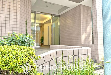 写真だけでは伝わりきらない建物のスケール感や雰囲気を、ぜひ現地でご体感ください。