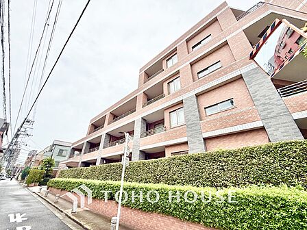 ◆闇夜の輝き◆オレンジ色の光は大人になった今の僕にはわかる。1日の終わりを伝えに来たわけではなく、また明日が来る方へ導いてくれた事を。