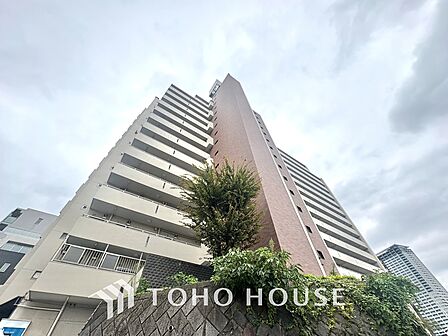漂う上質な空気感、マンションに入れば「おかえりなさい」と笑顔で迎えてくれるエントランス。最良の心配りを感じるマンションでした。