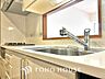 キッチン：◆愛育◆キッチンは家族の絆を育む大切な空間。シンプルで使い易いSystemKitchenで愉しく作る料理は愛情のある美味しいご馳走に。家族で使える広々としたダイニングキッチンです。