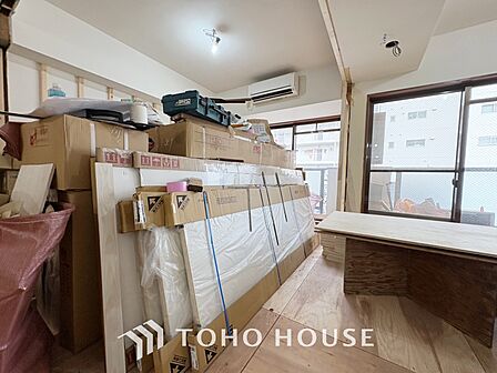 【Ease】家族個々の安らぎの空間。プライベートなBedRoomは暮らす方の感性で造り上げたいもの。誰もが好みで飾れるシンプルな室内に仕上げてあります。