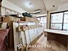 室内：【Ease】家族個々の安らぎの空間。プライベートなBedRoomは暮らす方の感性で造り上げたいもの。誰もが好みで飾れるシンプルな室内に仕上げてあります。