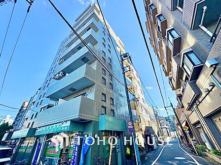 【そよぐ風、緑の香り】澄み切った空気。移ろう季節の中、ゆっくりと流れる時間を、大切な人と愛でる至福。幸せを噛みしめる穏やかな生活。