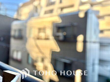 【BALCONY】◆BLUE SKY◆自然の心地よさに包まれる。大開口の外に広がるのは爽やかな青空。