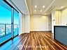 リビング/ダイニング：【Quietness】プライベートなお部屋では静かに時を過ごしたい。読書をして、物思いにふける・・光りに満たされた安らぎの空間をがここにはあります。
