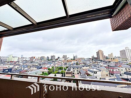【改装中】「想像していた以上に広い」が写真を撮っているときの感想です。家事動線に配慮したプランによりご家族がくつろげる明るく広い空間が確保できました。