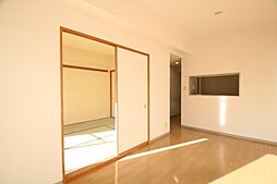 グランドメゾン中小田井 G-2 2階2LDKのリビング/ダイニング