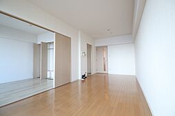 ソーラスフロント富船 1308 13階2LDKのリビング/ダイニング