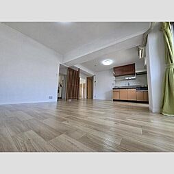 長栄住宅　6棟 304 3階2LDKのリビング/ダイニング