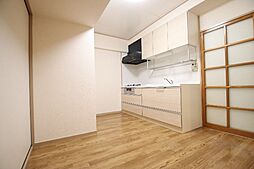 ロイヤルハウス喜多山 202 2階3DKのリビング/ダイニング