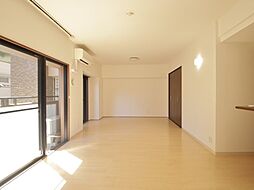 ダイナース白壁 202 2階2LDKのリビング/ダイニング