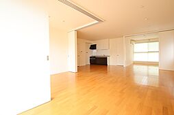 ON AND ON 201 2階3LDKのリビング/ダイニング
