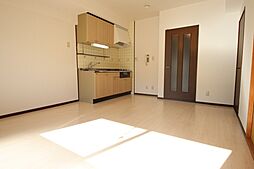 エステート良和　S棟 102 1階2LDKのリビング/ダイニング