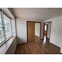 ドムス・F 201 2階2DKのリビング/ダイニング