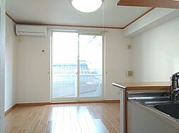 ピュア・トーン 202 2階1LDKのリビング/ダイニング