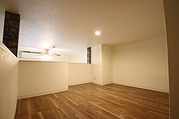 Scottsdale(スコッツデール) 101 1階ワンルームのリビング/ダイニング