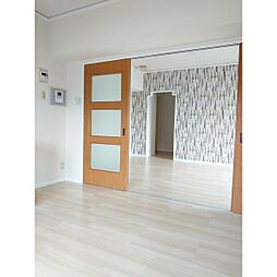 ハートイン戸田町 2F 2階4LDKのリビング/ダイニング