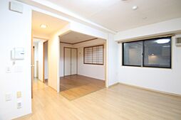 R-Court泉 302 3階1LDKのリビング/ダイニング