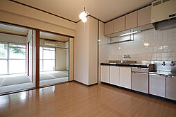 岡嶋グリーンハイツ 201 2階3LDKのリビング/ダイニング