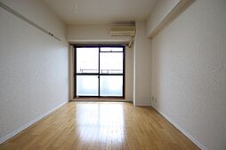 MGファースト 201 2階1Kのリビング/ダイニング