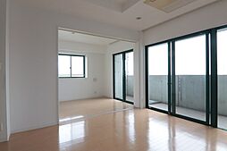 プロシード新瑞橋 301 3階3LDKのリビング/ダイニング