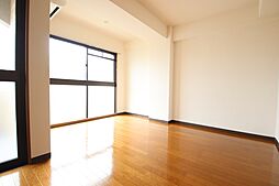 スーリヤ庄内通 307 3階2Kのリビング/ダイニング