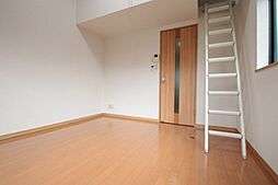 メゾン ド トリアノン 202 2階1Kのリビング/ダイニング