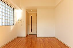 アーデン春岡 201 2階1Kのリビング/ダイニング