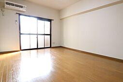 グランデール 205 2階1Kのリビング/ダイニング