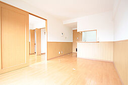 デュオ・ルミエール 201 2階1LDKのリビング/ダイニング