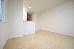 ＦＴ．ＰＬＡＣＥ 102 1階ワンルームのリビング/ダイニング