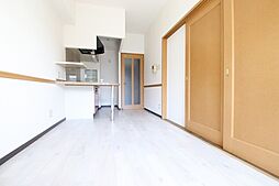 ヴェルジュコートI 203 2階1LDKのリビング/ダイニング