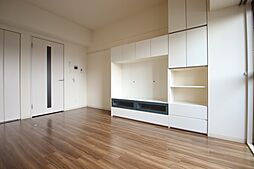 アーデルドルフ 401 4階1DKのリビング/ダイニング