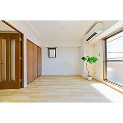 ヴィオレット泉 602 6階1Kのリビング/ダイニング