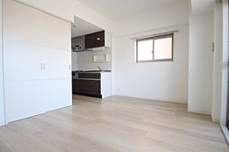 Tu Casa KEIWA 203 2階1LDKのリビング/ダイニング