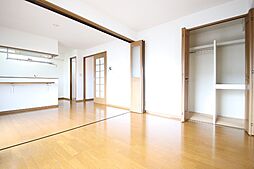 ピースハイランド 202 2階2DKのリビング/ダイニング