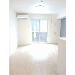 グランテラスII 102 1階ワンルームのリビング/ダイニング