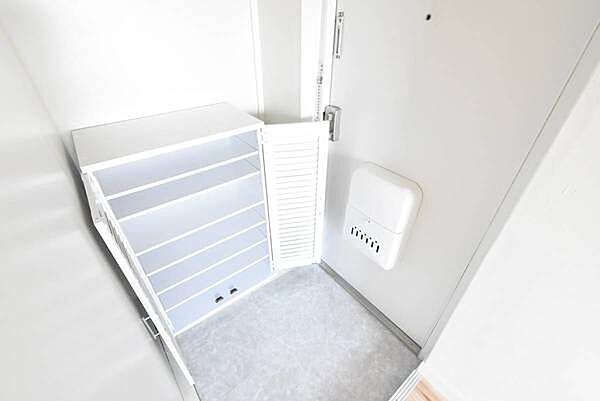 apartment 東京都港区虎ノ門４丁目3-13　ヒューリック神谷町ビル4階