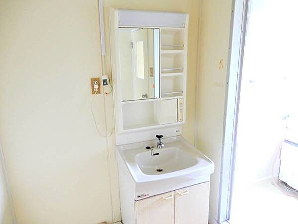 apartment 福島県伊達市保原町字柏町41-4
地図を見る