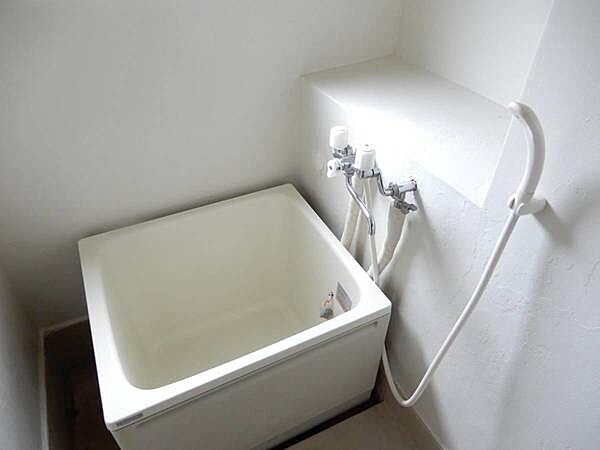 apartment 東京都港区虎ノ門４丁目3-13　ヒューリック神谷町ビル4階