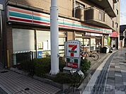 セブンイレブン高槻富田5丁目店 徒歩4分。 260m
