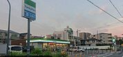 ファミリーマート吹田山手町四丁目店 徒歩5分。 400m