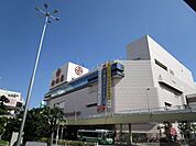 高槻駅(JR 東海道本線) 徒歩8分。 590m