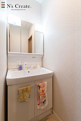 トイレの隣の洗...