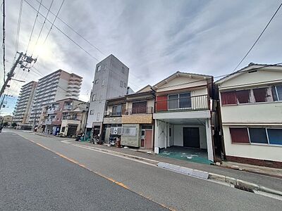外観：「朝潮橋」駅徒歩11分・建築条件なし！　小学校徒歩3分、スーパーも徒歩圏内に複数で生活便利な住環境　解体や建築のご相談も承ります！
