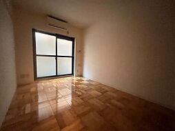 フォンブラウン 地下1階1Kのリビング/ダイニング