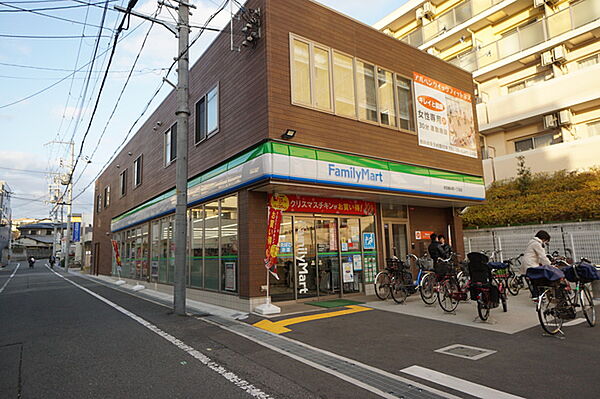 画像17:コンビニ「ファミリーマート吹田山手町四丁目店まで359m」